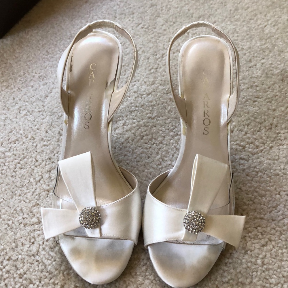 Classic Sling back heel. Wore once